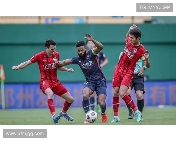 武汉羽毛球队在选拔赛中以70分稳居积分榜首位展现强劲实力 武汉羽毛球队在选拔赛中以70分稳居积分榜首位展现强劲实力