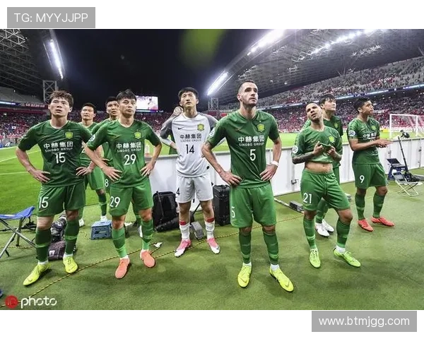 武汉足球队与杭州足球队赛后复盘:力量对决与战术分析的深度剖析 武汉足球队与杭州足球队赛后复盘:力量对决与战术分析的深度剖析