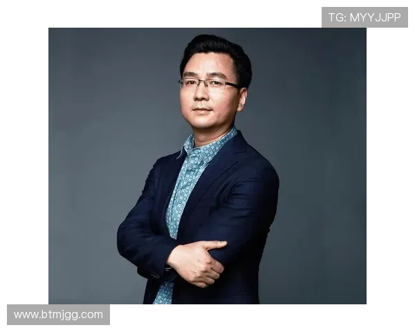 黄伟专访:从青涩少年到篮球巨星的成长之路回顾 黄伟专访:从青涩少年到篮球巨星的成长之路回顾